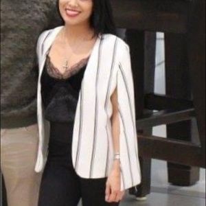 MOVING SALE ‼️Cape blazer